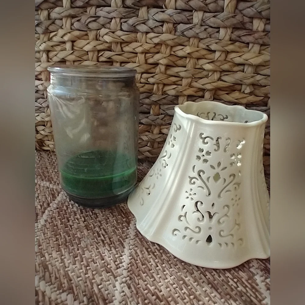 Yankee Candle Cream Ceramic Holder Shade - Picture 2 of 11